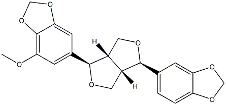 6-[(1S,3aβ,4S,6aβ)-4-(1,3-Benzodioxol-5-yl)tetrahydro-1H,3H-furo[3,4-c]furan-1-yl]-4-methoxy-1,3-benzodioxole 구조식 이미지