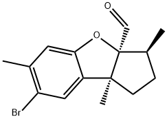 (3S)-7-Bromo-1,2,3,8b-tetrahydro-3α,6,8bβ-trimethyl-3aH-cyclopenta[b]benzofuran-3aβ-carbaldehyde 구조식 이미지