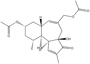 (3aR)-8β-Acetyloxy-5-(acetyloxy)methyl-4,6aα,7,8,9,10,10a,10bβ-octahydro-3aα,10aβ-dihydroxy-2,10β-dimethylbenz[e]azulen-3(3aH)-one 구조식 이미지