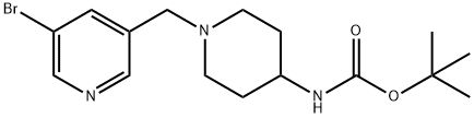 tert-부틸1-((5-브로모피리딘-3-일)메틸)피페리딘-4-일카르바메이트 구조식 이미지