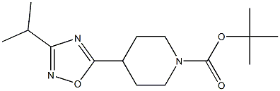 4-(3-Isopropyl-[1,2,4]oxadiazol-5-yl)piperidine-1-carboxylic acid tert-butyl ester Structure