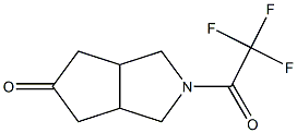 2-(2,2,2-trifluoroacetyl)hexahydrocyclopenta[c]pyrrol-5(1H)-one 구조식 이미지
