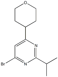 4-Bromo-2-(iso-propyl)-6-(4-tetrahydropyranyl)pyrimidine 구조식 이미지