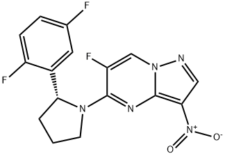 Pyrazolo[1,5-a]pyrimidine, 5-[(2R)-2-(2,5-difluorophenyl)-1-pyrrolidinyl]-6-fluoro-3-nitro- Structure