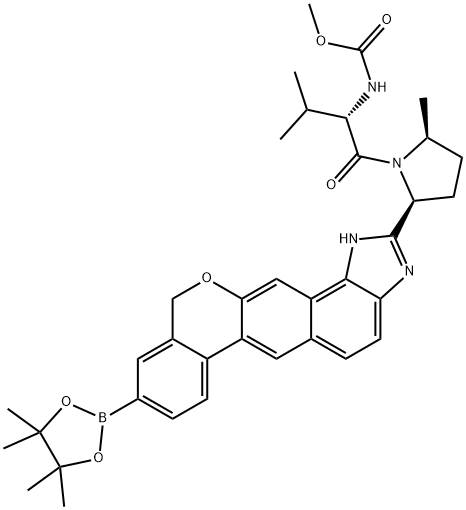 Methyl [(2S)-3-methyl-1-[(2S,5S)-2-methyl-5-[9-(4,4,5,5-tetramethyl-1,3,2-dioxaborolan-2-yl)-1,11-dihydroisochromeno[4',3':6,7]naphtho[1,2-d]imidazol-2-yl]pyrrolidin-1-yl]-1-oxobutan-2-yl]carbamate 구조식 이미지