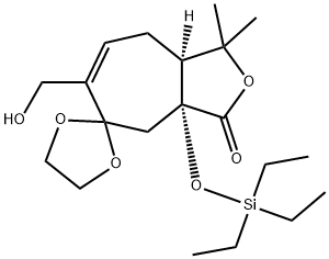 Spiro[3H-cyclohepta[c]furan-5(1H),2'-[1,3]dioxolan]-3-one, 3a,4,8,8a-tetrahydro-6-(hydroxymethyl)-1,1-dimethyl-3a-[(triethylsilyl)oxy]-, (3aR,8aS)- Structure