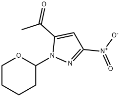 1-[3-Nitro-1-(tetrahydro-2H-pyran-2-yl)-1H-pyrazol-5-yl]ethanone 구조식 이미지