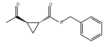 Cyclopropanecarboxylic acid, 2-acetyl-, phenylmethyl ester, trans- (9CI) Structure