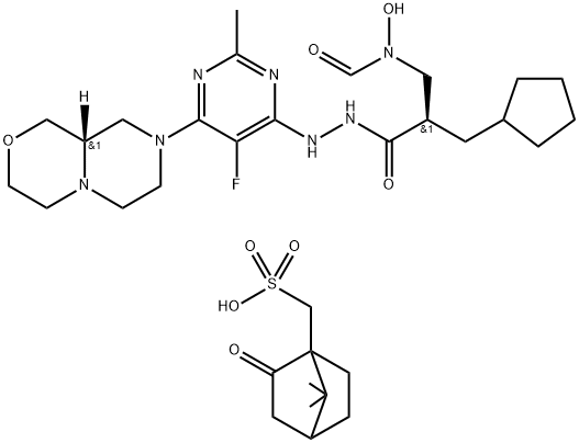 Cyclopentanepropanoic acid, α-[(formylhydroxyamino)methyl]-, (αR)-, 2-[5-fluoro-6-[(9aS)-hexahydropyrazino[2,1-c][1,4]oxazin-8(1H)-yl]-2-methyl-4-pyrimidinyl]hydrazide, 7,7-dimethyl-2-oxobicyclo[2.2.1]heptane-1-methanesulfonate (1:1) Structure