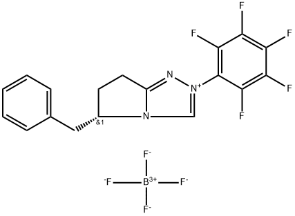 (S)-5-Benzyl-2-(perfluorophenyl)-6,7-dihydro-5H-pyrrolo[2,1-c][1,2,4]triazol-2-ium tetrafluoroborate 구조식 이미지