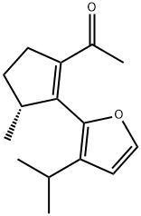 1-[(R)-3-Methyl-2-(3-isopropylfuran-2-yl)-1-cyclopenten-1-yl]ethanone 구조식 이미지