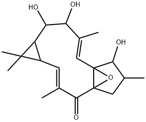 1a,6,7,10,11,11a-Hexahydro-7,10,11-trihydroxy-1,1,3,6,9-pentamethyl-4a,7a-epoxy-5H-cyclopenta[a]cyclopropa[f]cycloundecen-4(1H)-one 구조식 이미지