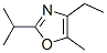 Oxazole, 4-ethyl-5-methyl-2-(1-methylethyl)- (9CI) 구조식 이미지
