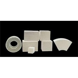 Ceramic honeycomb heat accumulator