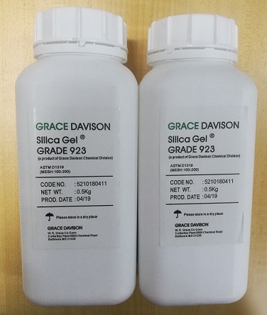 Grace 923级硅胶粒径在75-150μm，为人工合成的非结晶硅组成的白色粉