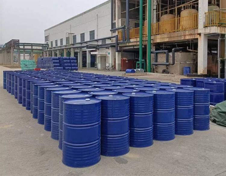 水杨醛包装50KG/桶，200KG/桶