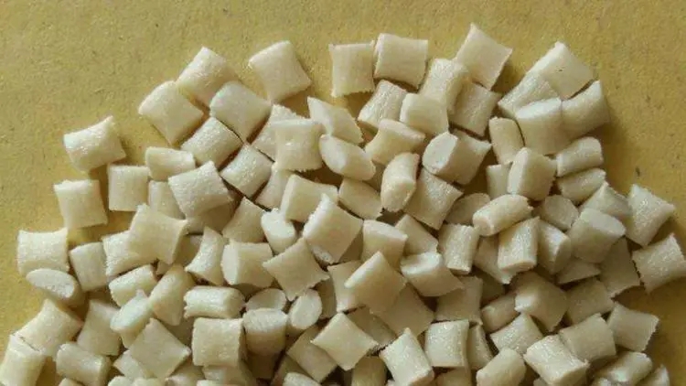 聚苯硫醚（PPS）在新能源汽车中的应用，高性能材料复合材料